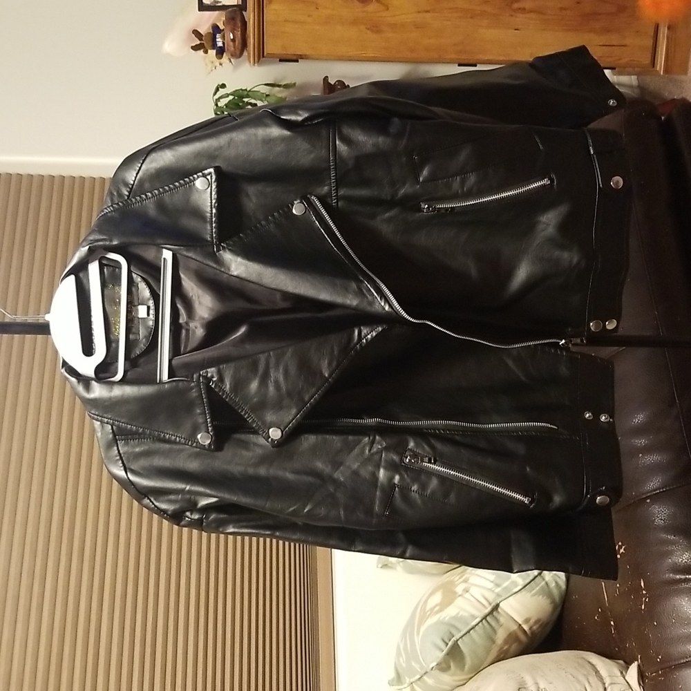 🤘🏼🖤 Black faux leather biker jacket. Very cool! *Fits like a large.* NWOT. - Picture 3 of 6